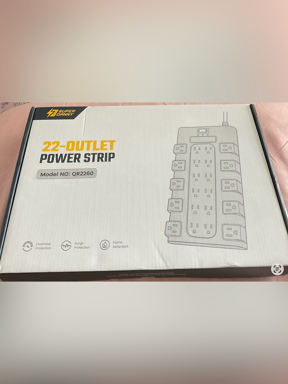 Super Danny 22 Outlet Power Surge Protector Strip - White. New in Box
